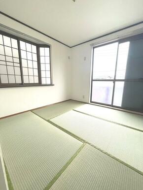 大き目の出窓で風通し良好