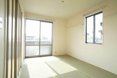 ■和室■　い草が香る和室は日本人の和（なごみ）の心♪癒やしの空間です♪画鋲や釘を使わずに、ちょっと…