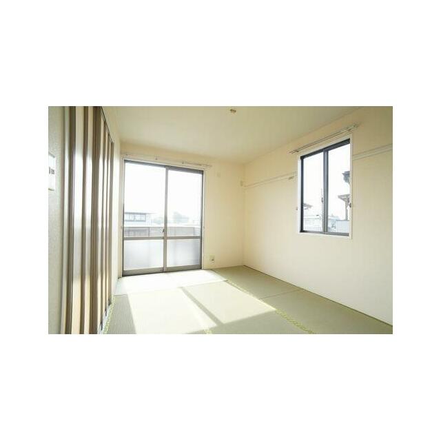 ■和室■　い草が香る和室は日本人の和（なごみ）の心♪癒やしの空間です♪画鋲や釘を使わずに、ちょっと…