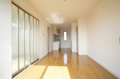 ■ＬＤＫ■　１２．０帖のＬＤＫ！モダンテイストの中に、ほっとするような温もり感を漂わせる穏やかなコ…