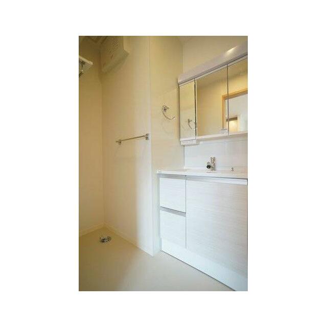 便利な洗髪機能付独立洗面台☆