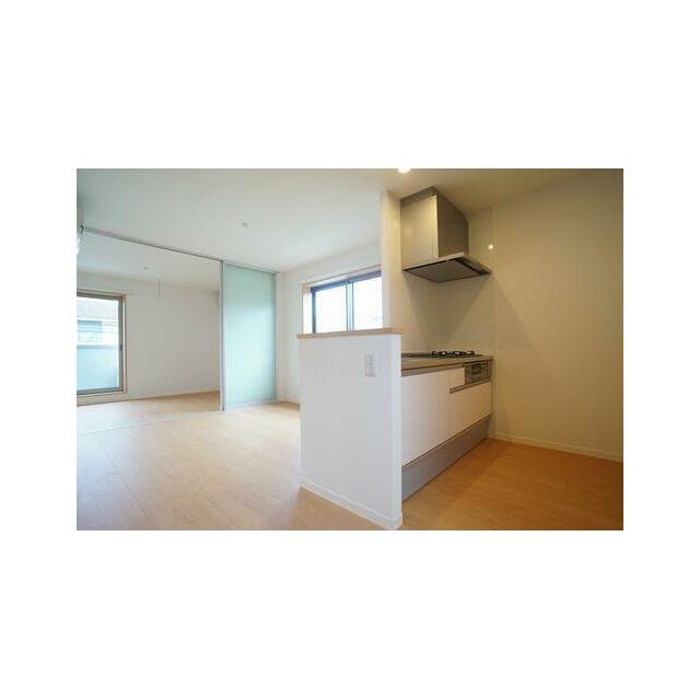 洋室とＬＤＫの仕切りはスライディングスクリーンでおしゃれに！