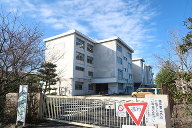 四郷小学校