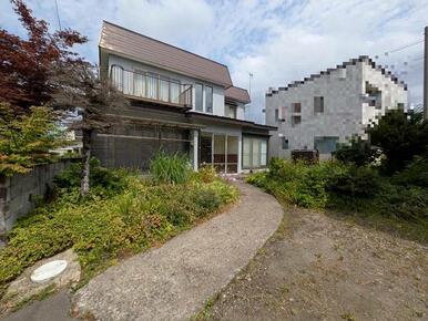 敷地90坪、建物6DK。広々とした敷地・建物でゆったりした生活はいかがでしょうか。