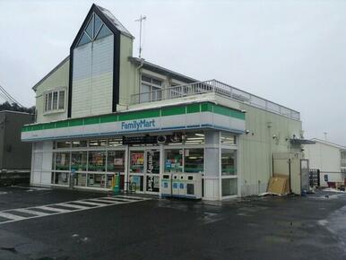 ファミリーマート　そがわ千町店