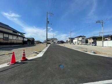 信達エリアで９区画の街が誕生。和泉砂川駅まで徒歩９分、国道２６号線まですぐの好立地で住まう。