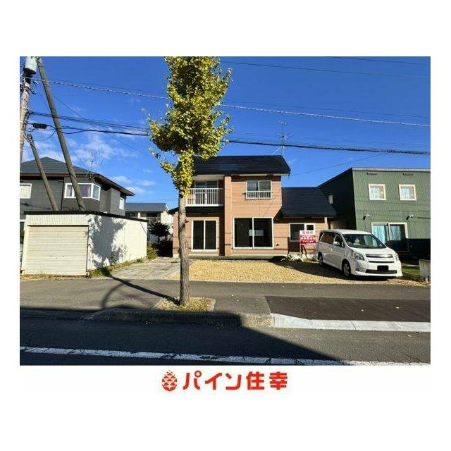 車庫＋3～4台駐車可能です。