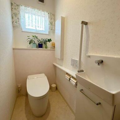 1階トイレには来客時に嬉しい手洗いスペースがあります！