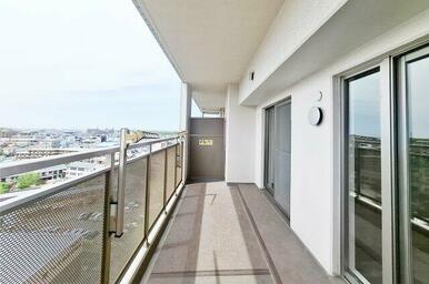バルコニー：14階部分・南西向きで日当り・通風・眺望良好です。