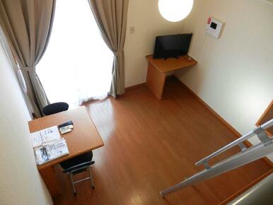 明るいお部屋であこがれの一人暮らし