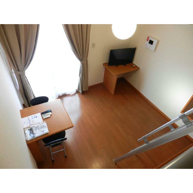 明るいお部屋であこがれの一人暮らし
