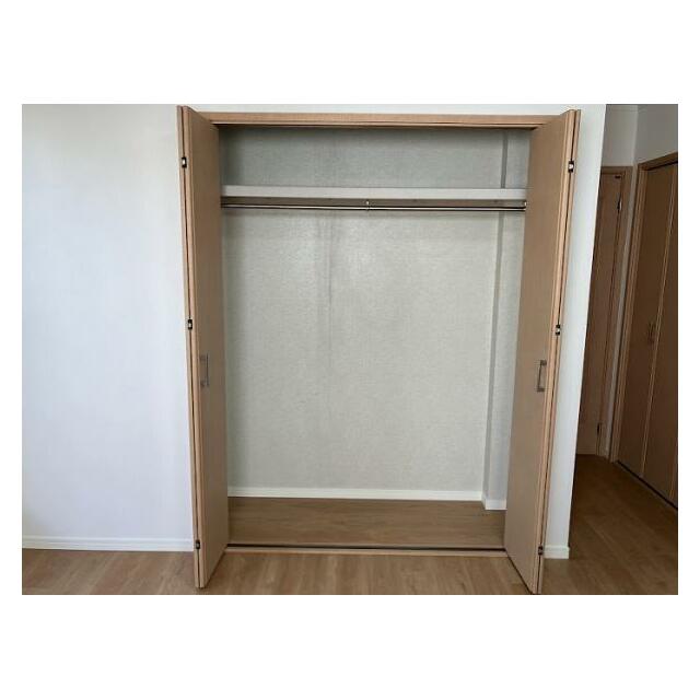 洋室7.5帖　クローゼット二つございます