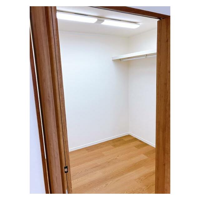 「オープンクローゼット」たなもついております