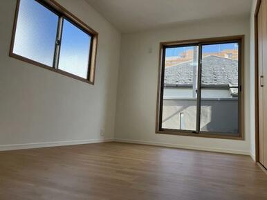 洋室7.5帖　洗濯物も干しやすいです