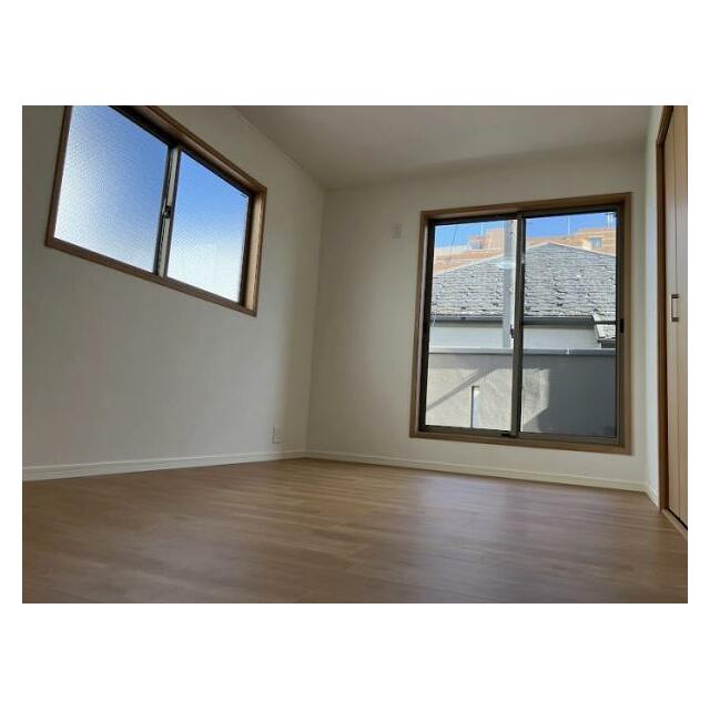 洋室7.5帖　洗濯物も干しやすいです