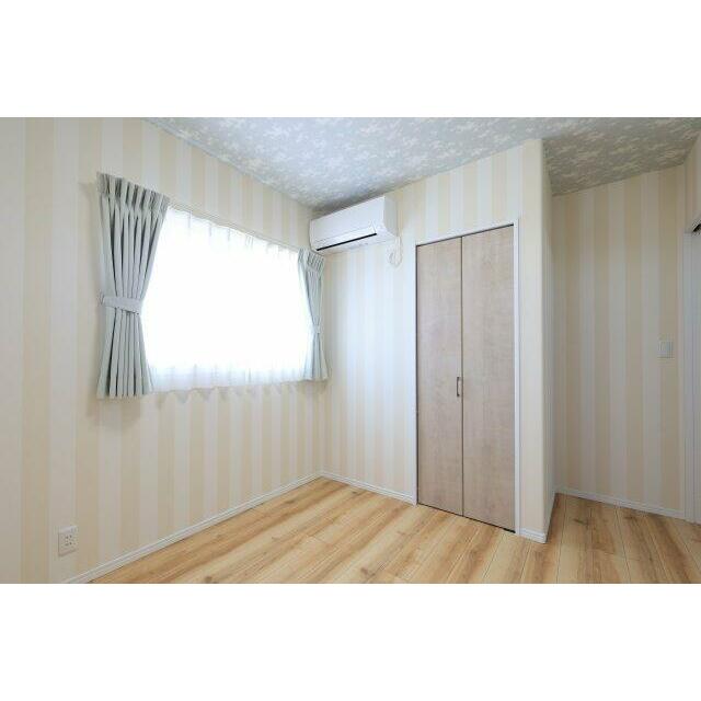 収納が充実しており、室内を広く使える間取りになっています。