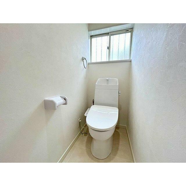 「１階トイレ」ウォシュレット付きのトイレに新品交換しております
