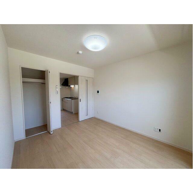 ※303号室の室内写真を掲載しております。