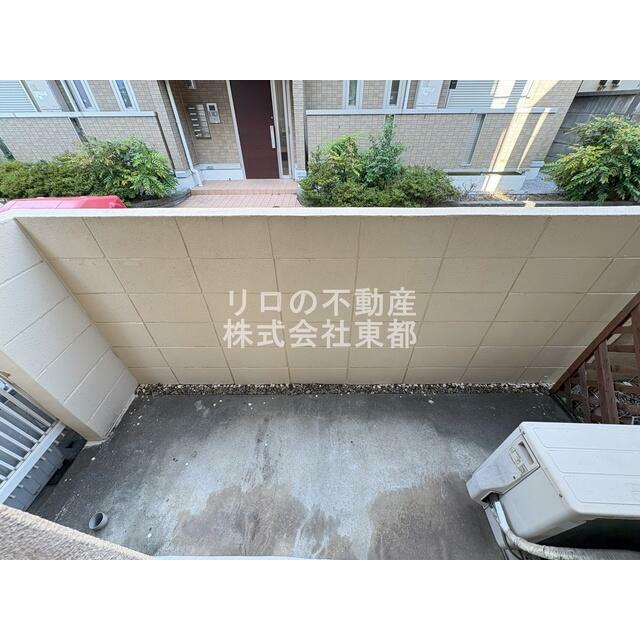 バルコニーがあるので洗濯物を太陽の下で干すことができます♪