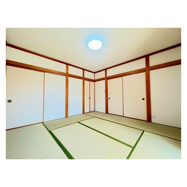 「和室」約8帖の空間です。