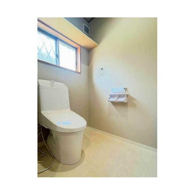 「1階トイレ」新品に交換しております。
