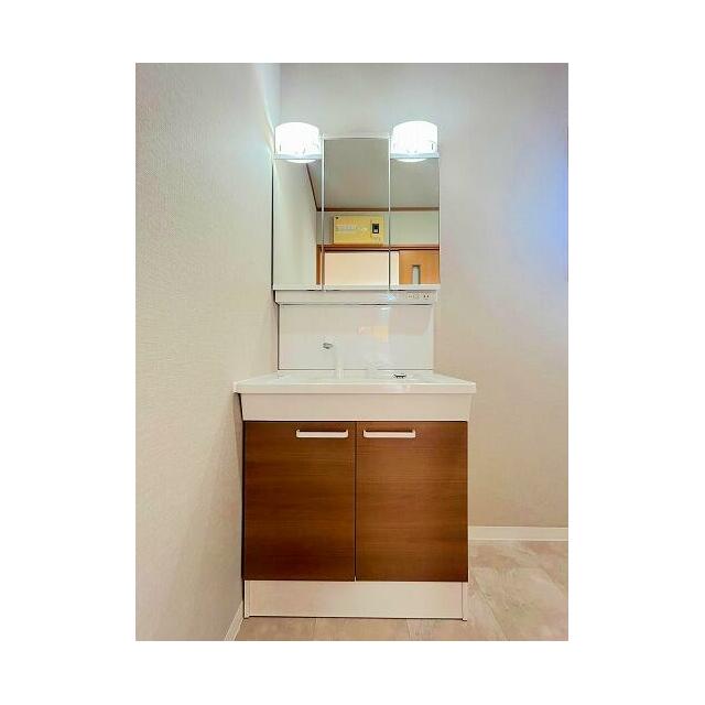 「洗面台」新品に交換しております。