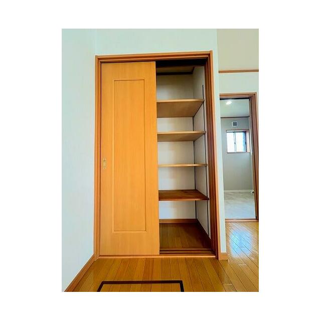 「LDK＿約17帖」空間を活かした収納付きです。