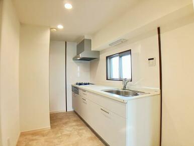 「キッチン」広々としたキッチンスペースです。