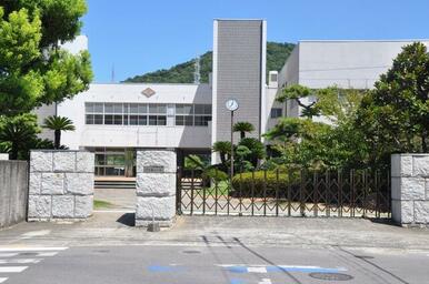 宇多津小学校