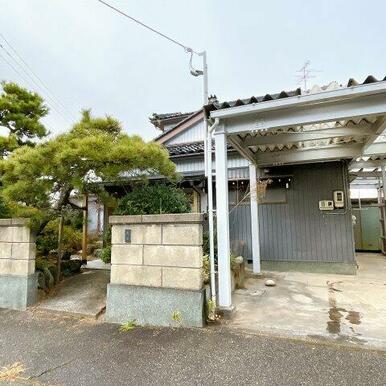 塀を解体すれば、もう数台可能です！