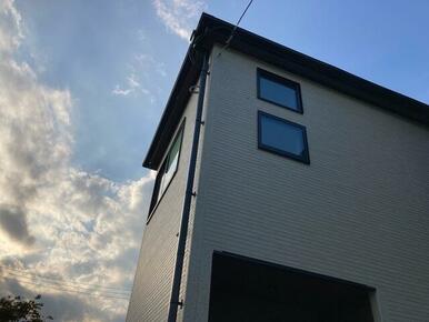 日を重ねるごとにこの佇まいに愛着が湧いてきそう（8号棟）