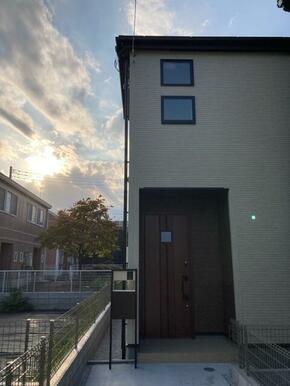 日を重ねるごとにこの佇まいに愛着が湧いてきそう（8号棟）