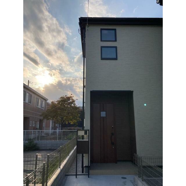 日を重ねるごとにこの佇まいに愛着が湧いてきそう（8号棟）