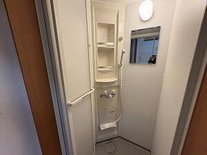 シャワー室　※同タイプ別部屋写真