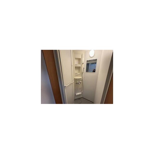 シャワー室　※同タイプ別部屋写真