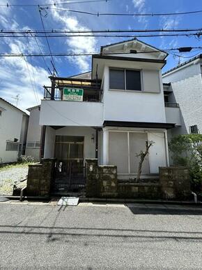 周囲は閑静な住宅街です