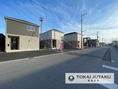 北西側約9.79M幅員の公道。車の出し入れもスムーズに行えますね＾＾