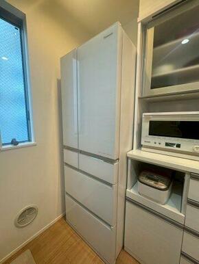 冷蔵庫は残置物になります