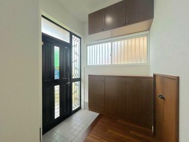 「玄関」収納がございます。