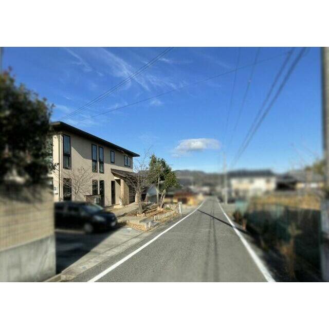 前面道路を含む外観