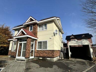 南東～南西まで日差しが入ります。