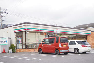 セブンイレブン西尾住崎町店