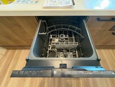 食器洗い乾燥機付の為、家事の効率化、時短の強い味方です※施工例