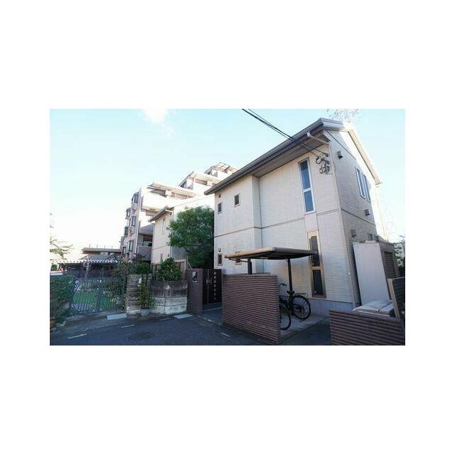 閑静な住宅街に立地しております積水ハウス施工シャーメゾンです。