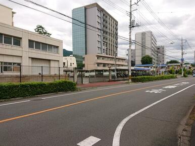 建物の反対側が群馬大学