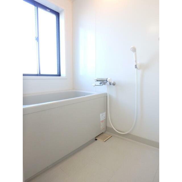 窓付で換気十分な浴室