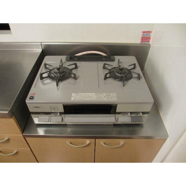 ２口グリル付きガスコンロ付いてます