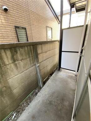 バルコニー（洗濯物置場有り）