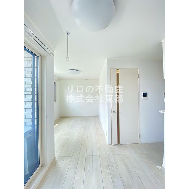 白基調で爽やかな室内空間です！インテリアも映えますね♪
